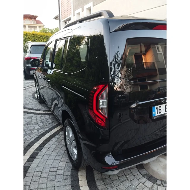 Renault KANGOO 2025 10.500 km 6