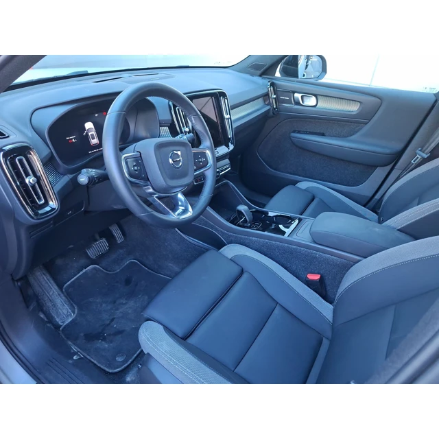 Volvo EX40 2025 22.919 km 4