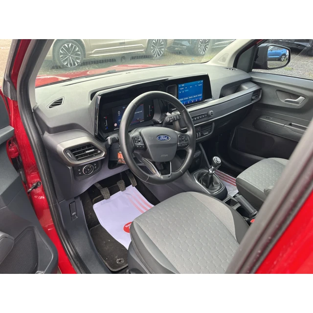Ford TOURNEO COURIER 2025 62.851 km 4