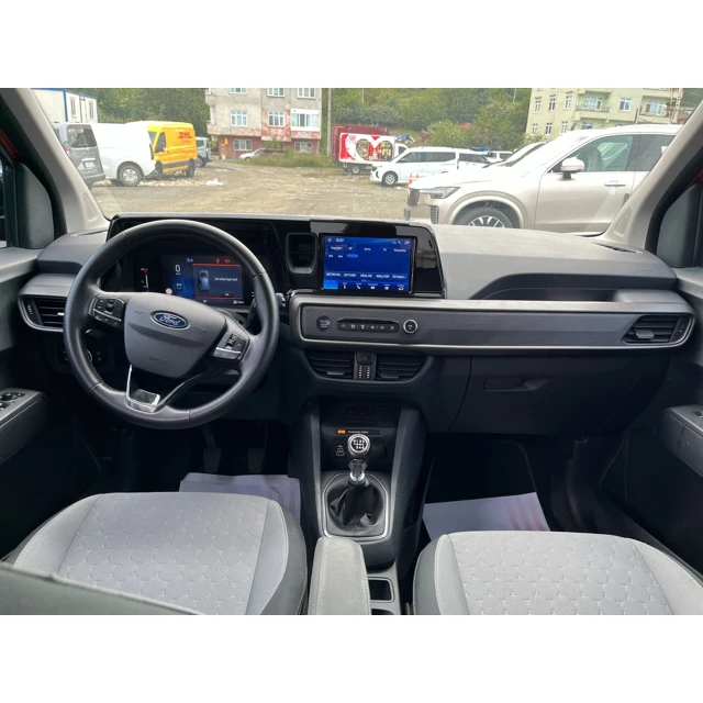Ford TOURNEO COURIER 2025 62.851 km 7