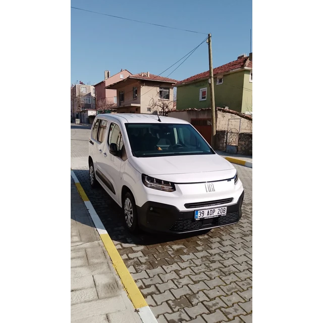 Fiat DOBLO CARGO 2024 14.200 km 2