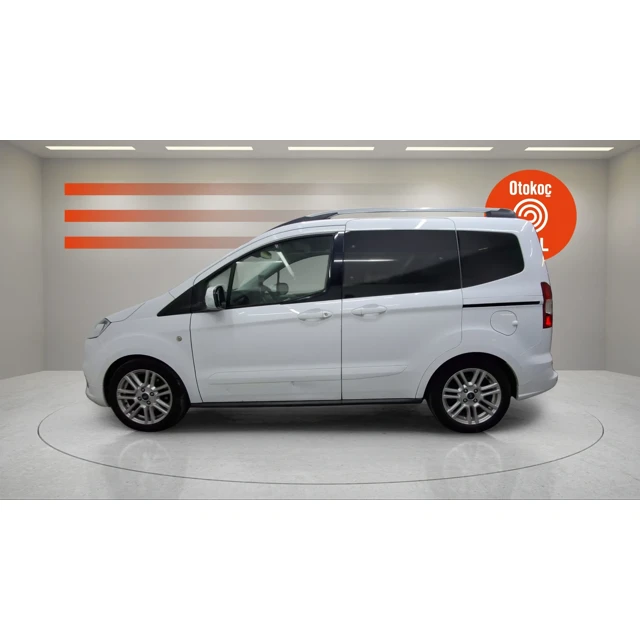Ford TOURNEO COURIER 2022 193.743 km 3