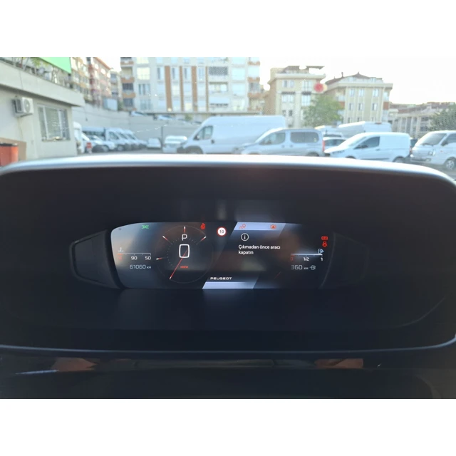Peugeot 408 2025 61.058 km 5