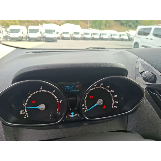 Ford TOURNEO COURIER 2023 72.207 km 5