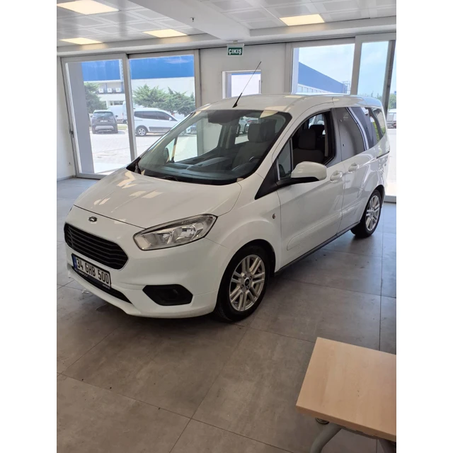Ford TOURNEO COURIER 2023 101.245 km 2