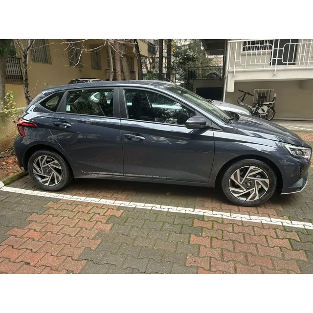 Hyundai I20 2024 27.000 km 2