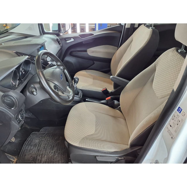 Ford TOURNEO COURIER 2023 118.078 km 4