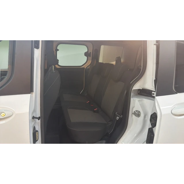 Ford TOURNEO COURIER 2024 45.655 km 6