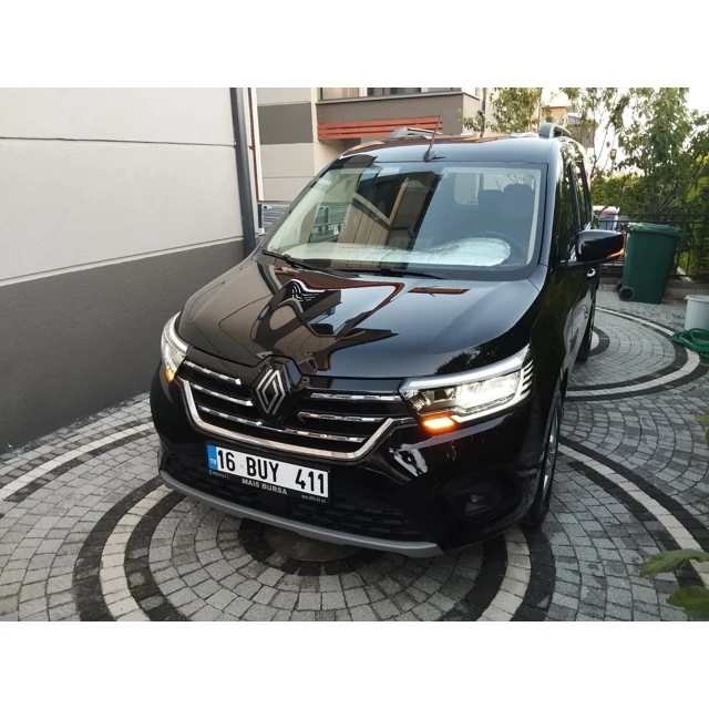 Renault KANGOO 2025 10.500 km 2