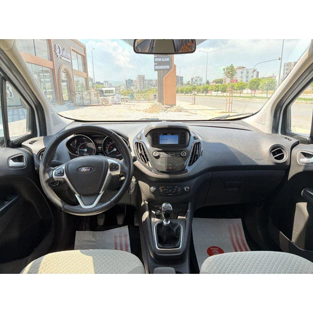 Ford TOURNEO COURIER 2023 97.284 km 7