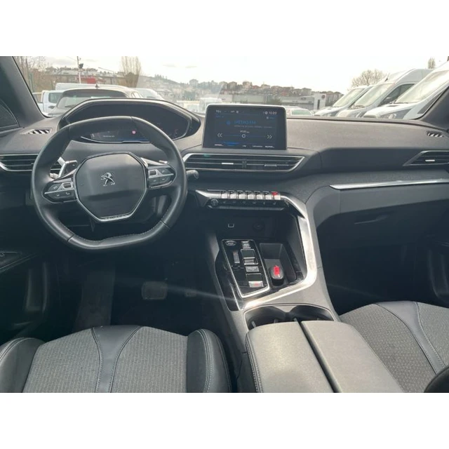 Peugeot 3008 2024 75.975 km 6